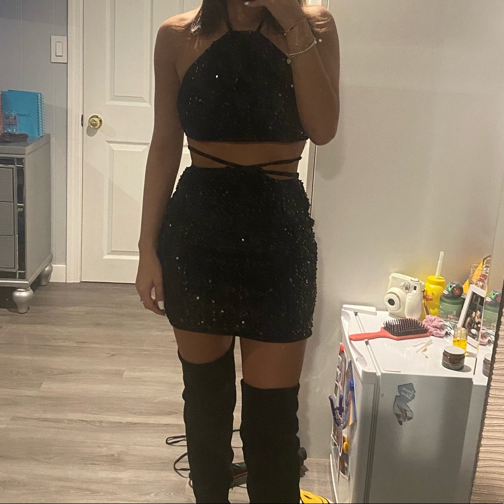 2 piece black sequence set. Worn only once. Good condition.
